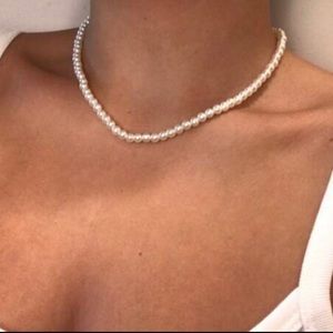 β¨ Beautiful Short Pearl Necklace